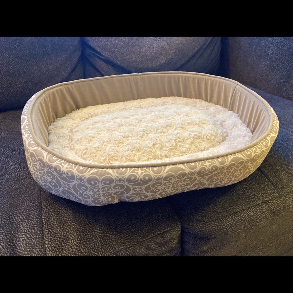Cat bed used only once!